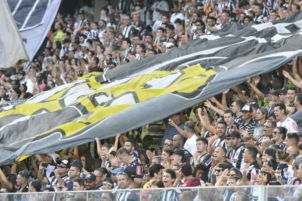 Confira as fotos do jogo entre Atltico x Villa Nova