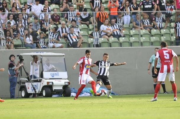 Confira as fotos do jogo entre Atltico x Villa Nova