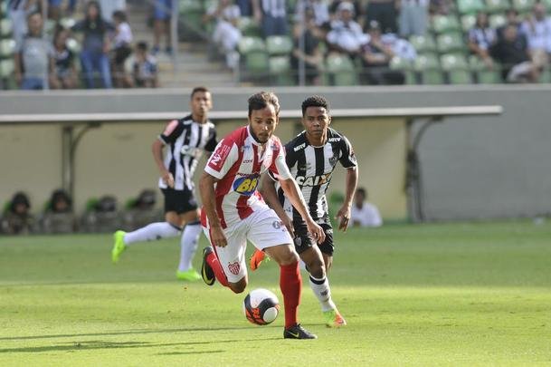 Confira as fotos do jogo entre Atltico x Villa Nova