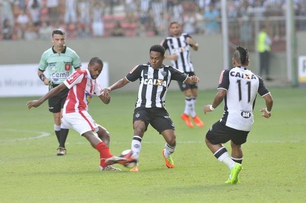 Confira as fotos do jogo entre Atltico x Villa Nova