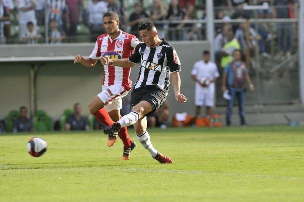 Confira as fotos do jogo entre Atltico x Villa Nova