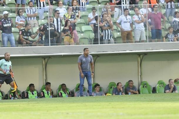Confira as fotos do jogo entre Atltico x Villa Nova