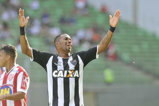 Confira as fotos do jogo entre Atltico x Villa Nova