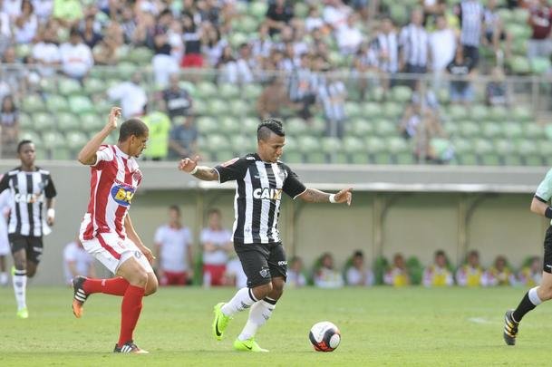 Confira as fotos do jogo entre Atltico x Villa Nova