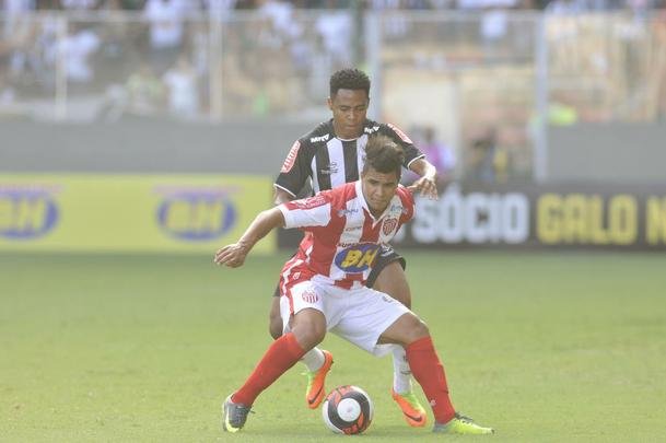 Confira as fotos do jogo entre Atltico x Villa Nova