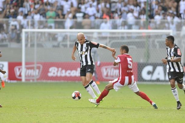 Confira as fotos do jogo entre Atltico x Villa Nova