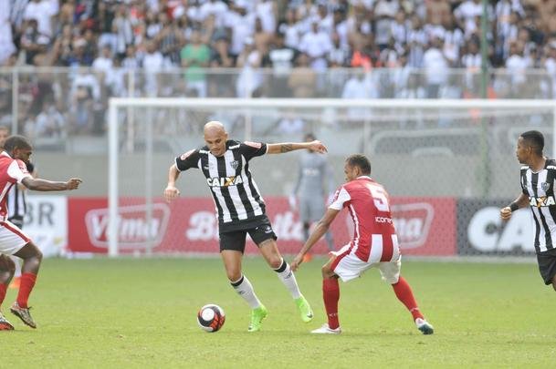 Confira as fotos do jogo entre Atltico x Villa Nova