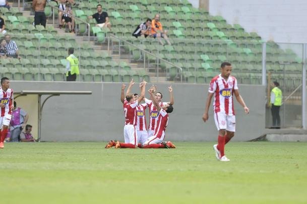 Confira as fotos do jogo entre Atltico x Villa Nova