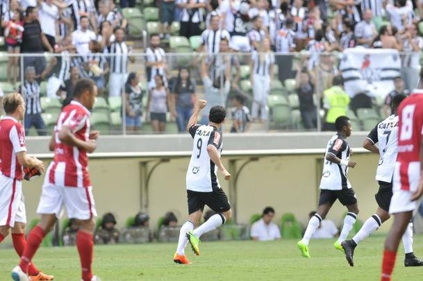 Confira as fotos do jogo entre Atltico x Villa Nova