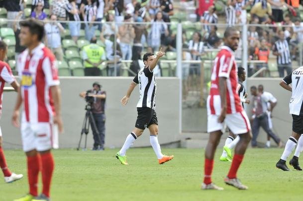 Confira as fotos do jogo entre Atltico x Villa Nova