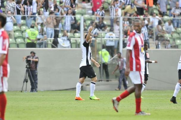 Confira as fotos do jogo entre Atltico x Villa Nova