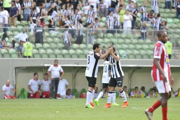 Confira as fotos do jogo entre Atltico x Villa Nova