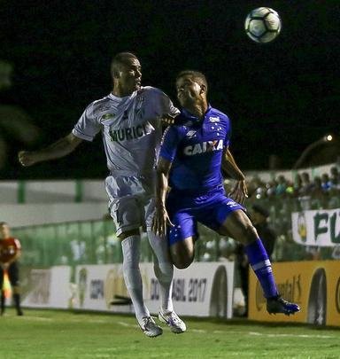 Imagens do jogo entre Murici-AL e Cruzeiro, no Estádio José Gomes da Costa, pela Copa do Brasil