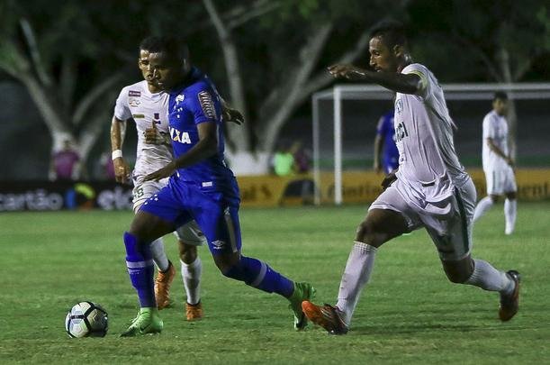 Imagens do jogo entre Murici-AL e Cruzeiro, no Estdio Jos Gomes da Costa, pela Copa do Brasil