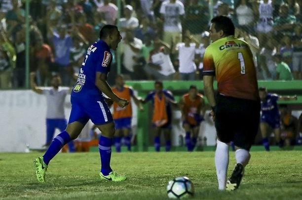 Imagens do jogo entre Murici-AL e Cruzeiro, no Estdio Jos Gomes da Costa, pela Copa do Brasil