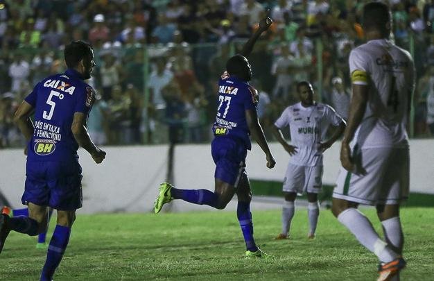 Imagens do jogo entre Murici-AL e Cruzeiro, no Estdio Jos Gomes da Costa, pela Copa do Brasil