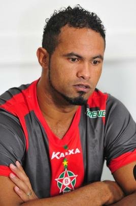 Bruno foi apresentado nesta tera-feira no Boa Esporte, realizou testes e foi apoiado por alguns torcedores