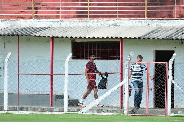 Bruno foi apresentado nesta tera-feira no Boa Esporte, realizou testes e foi apoiado por alguns torcedores