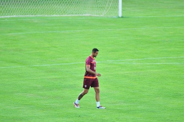 Na tarde desta tera-feira, Bruno foi apresentado ao elenco do Boa e ao tcnico Julinho Camargo. Grupo chegou a fazer uma orao no centro do campo do Estdio Municipal Rubro Negro, em Varginha