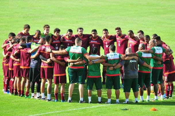 Na tarde desta tera-feira, Bruno foi apresentado ao elenco do Boa e ao tcnico Julinho Camargo. Grupo chegou a fazer uma orao no centro do campo do Estdio Municipal Rubro Negro, em Varginha