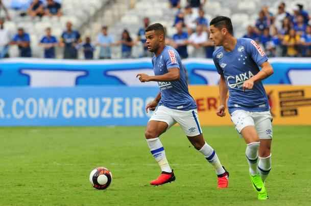 Lance de Cruzeiro x Tombense, jogo disputado no Mineiro pelo Campeonato Mineiro