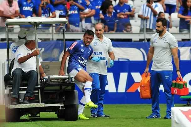 Lance de Cruzeiro x Tombense, jogo disputado no Mineiro pelo Campeonato Mineiro