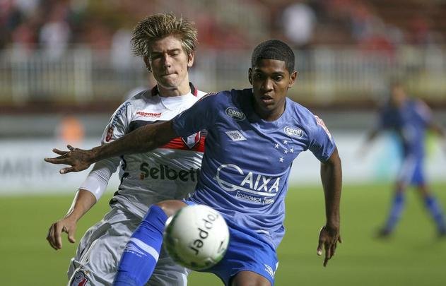 Imagens do jogo entre Joinville e Cruzeiro, pela Primeira Liga, em Santa Catarina