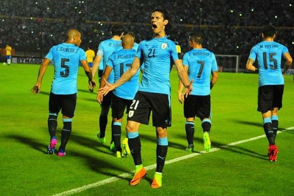 Seleo Brasileira enfrenta a Celeste pelas Eliminatrias para a Copa do Mundo da Rssia