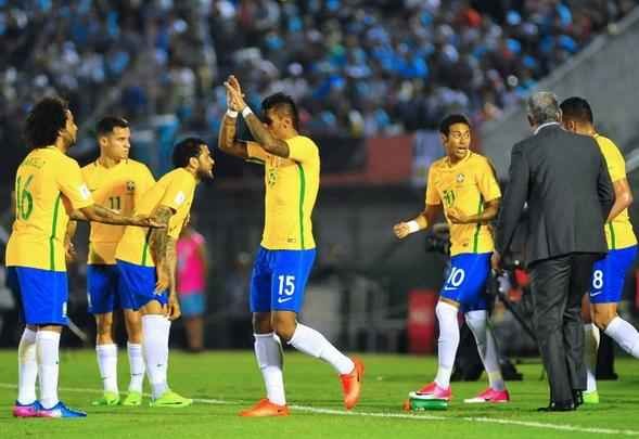 Seleo Brasileira enfrenta a Celeste pelas Eliminatrias para a Copa do Mundo da Rssia