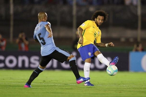 Seleo Brasileira enfrenta a Celeste pelas Eliminatrias para a Copa do Mundo da Rssia