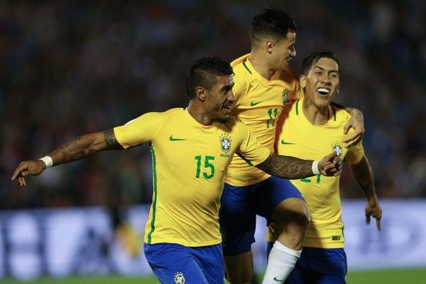 Seleo Brasileira enfrenta a Celeste pelas Eliminatrias para a Copa do Mundo da Rssia