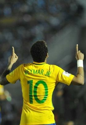 Seleo Brasileira enfrenta a Celeste pelas Eliminatrias para a Copa do Mundo da Rssia