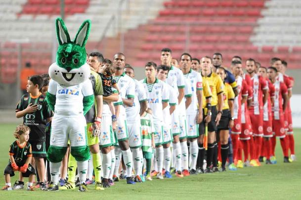 Imagens do jogo entre Amrica e Tricordiano, no Independncia, pelo Campeonato Mineiro