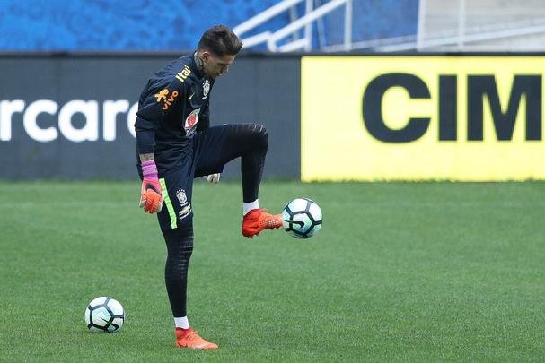 Seleção Brasileira treinou nesta segunda no Itaquerão, local da partida desta terça contra o Paraguai