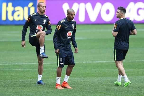 Seleção Brasileira treinou nesta segunda no Itaquerão, local da partida desta terça contra o Paraguai
