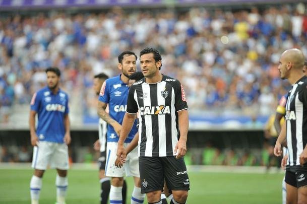 Imagens do primeiro tempo: Cruzeiro abriu o placar com um minuto de jogo, gol de Thiago Neves