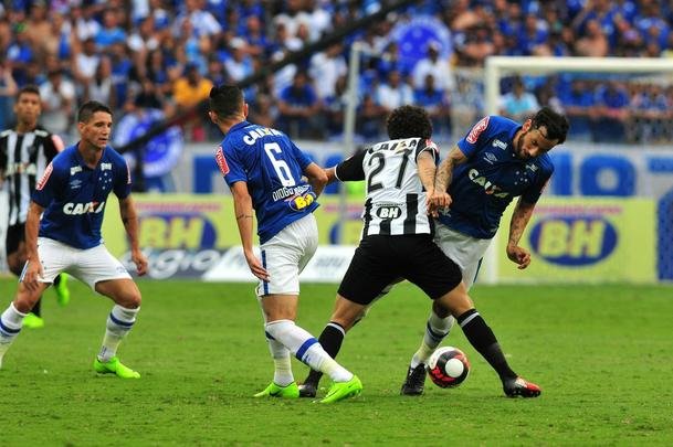 Cruzeiro confirmou vitria no segundo tempo com gol de Arrascaeta; Elias ainda diminuiu para o Galo