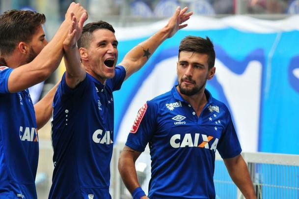 Cruzeiro confirmou vitria no segundo tempo com gol de Arrascaeta; Elias ainda diminuiu para o Galo