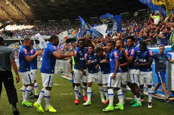 Cruzeiro confirmou vitria no segundo tempo com gol de Arrascaeta; Elias ainda diminuiu para o Galo