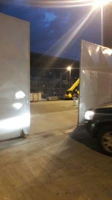 Arquibancada móvel está sendo erguida ao lado dos vestiários do Independência