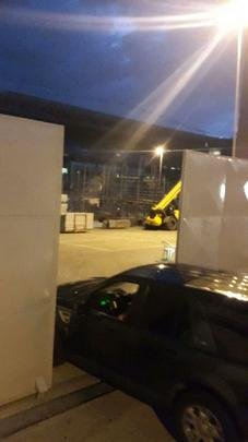 Arquibancada móvel está sendo erguida ao lado dos vestiários do Independência