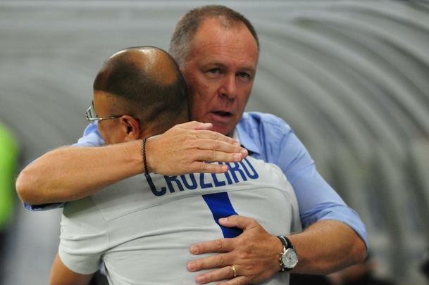 Imagens do jogo entre Cruzeiro e Nacional-PAR, pela Copa Sul-Americana, no Mineiro