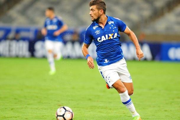 Imagens do jogo entre Cruzeiro e Nacional-PAR, pela Copa Sul-Americana, no Mineiro