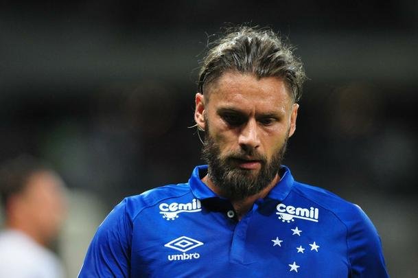 Imagens do jogo entre Cruzeiro e Nacional-PAR, pela Copa Sul-Americana, no Mineiro