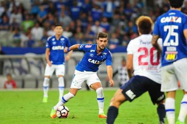 Imagens do jogo entre Cruzeiro e Nacional-PAR, pela Copa Sul-Americana, no Mineiro