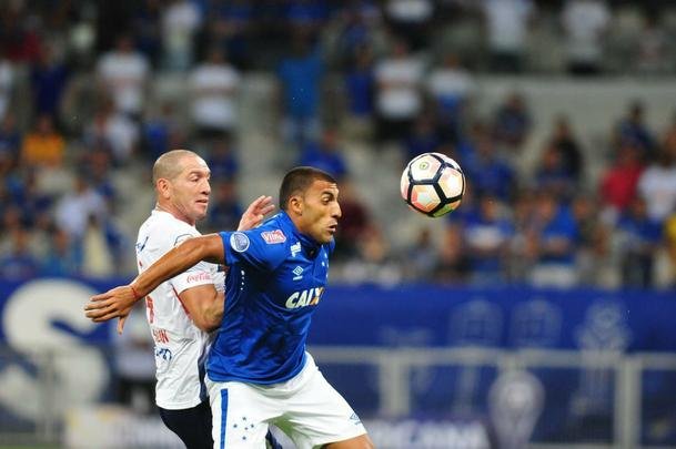 Imagens do jogo entre Cruzeiro e Nacional-PAR, pela Copa Sul-Americana, no Mineiro