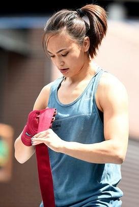Michelle Waterson, adversária de Rose Namajunas no UFC em Kansas
