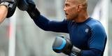Wilson Reis tenta feito de destronar Demetrious Johnson, que defendeu o cintur�o nove vezes