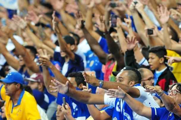 Imagens da torcida do Cruzeiro em jogo contra o So Paulo, pela Copa do Brasil, no Mineiro
