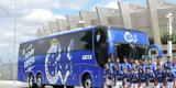 Base do Cruzeiro ganha nibus personalizado (fotos: Gustavo Aleixo/Cruzeiro/Divulgao)